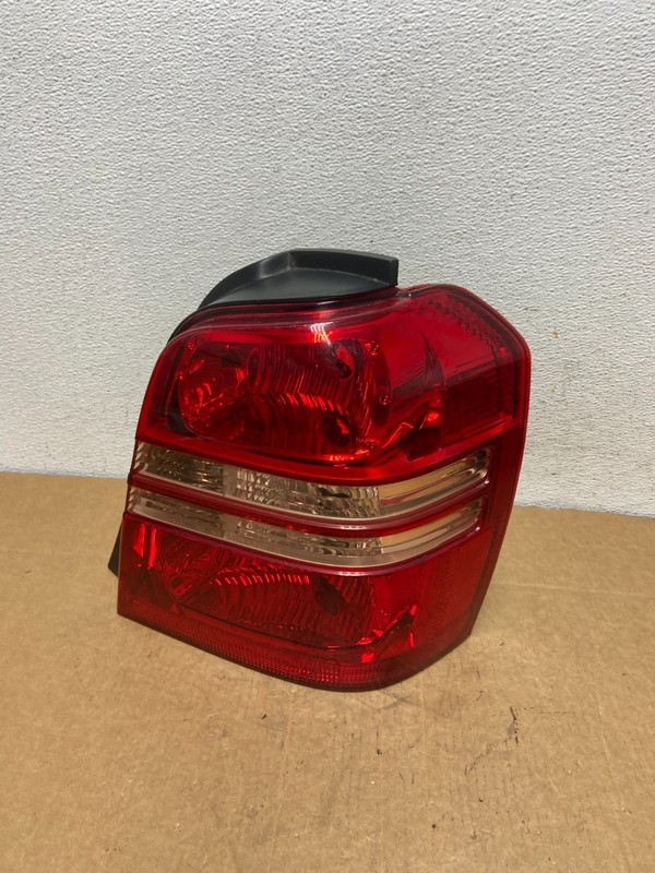 2001 2002 2003 Toyota Highlander Right Passenger RH Tail Light TYC AD6058 DW