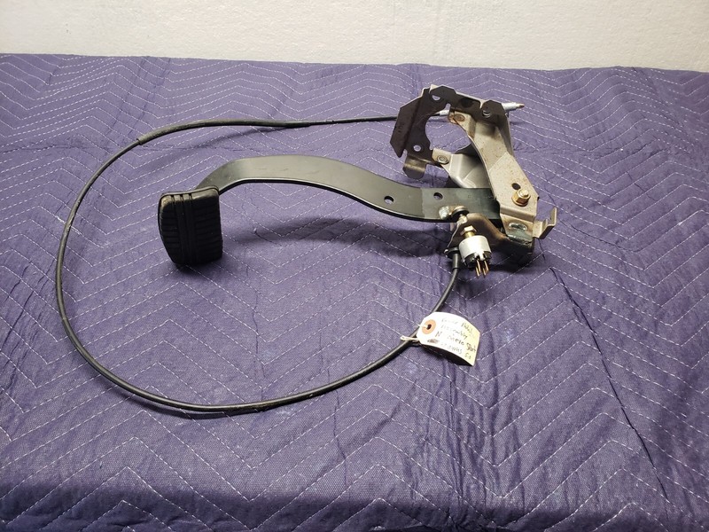 00-04 Mitsubishi Montero Sport Brake Pedal OEM