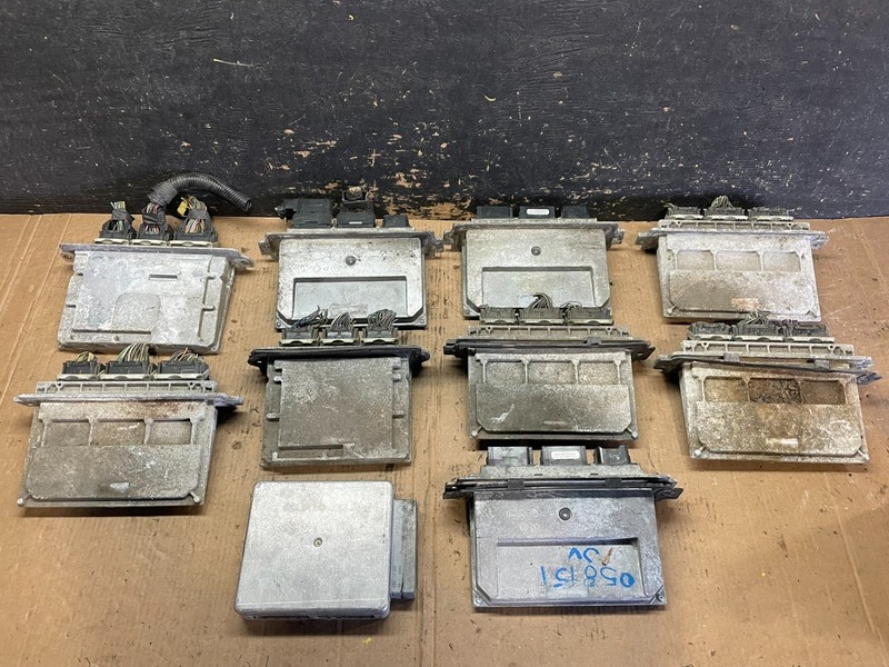 Mix of 10 Ford ECM Engine Computer Module Z8148