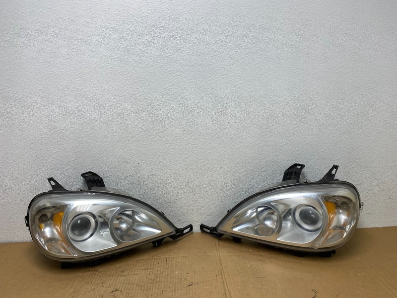 2002 - 2005 Mercedes ML ML350 ML500 Left+Right Side Halogen Headlights AC7628 DW