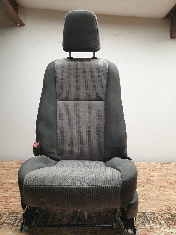 13-18 TOYOTA RAV4 LE DRIVER SIDE FRONT BLACK BF10 CLOTH BUCKET SEAT ASSEMBLY