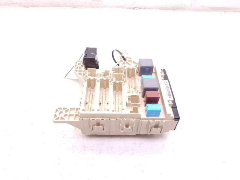 07 TOYOTA SIENNA ENGINE FUSE BOX