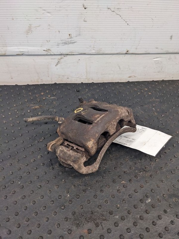 Passenger Right Caliper Front Fits 00-04 XTERRA 1193411