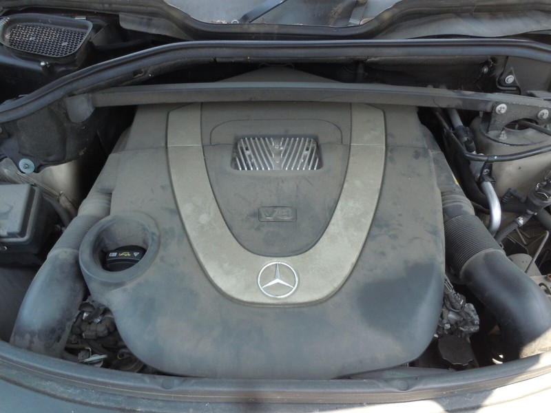 2008-2012 Mercedes-Benz GL450 Air Filter Housing Engine Cover OEM