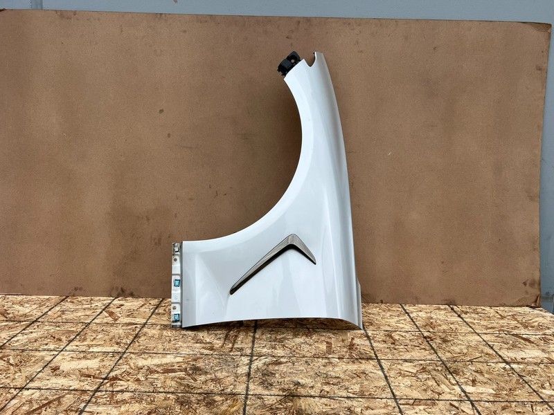 GENESIS G70 2019-2021 OEM LEFT DRIVER SIDE FENDER ASSEMBLY (SILVER)