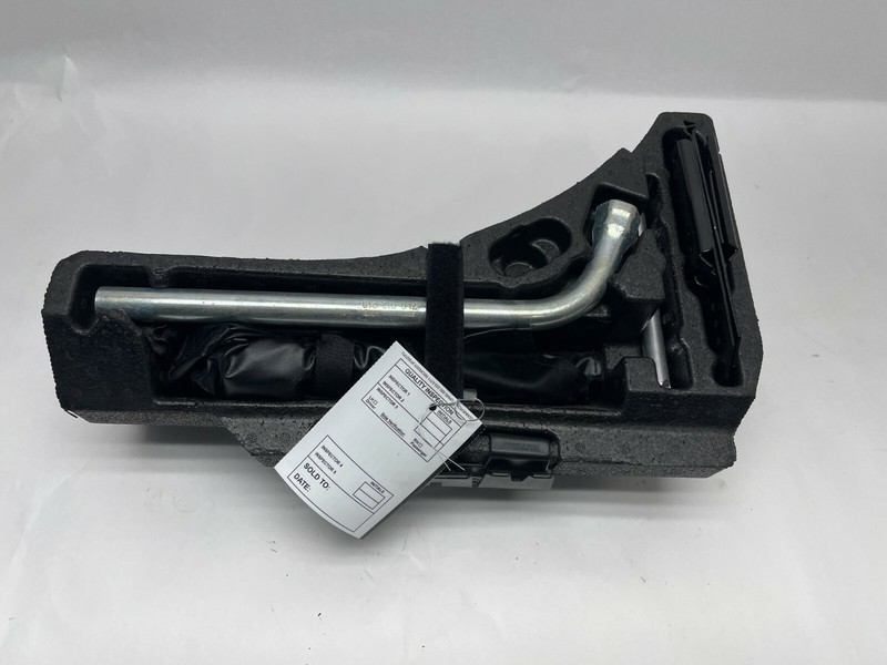 15-19 PORSCHE MACAN 95B CAYENNE EMERGENCY ROADSIDE SPARE TIRE TOOL KIT OEM