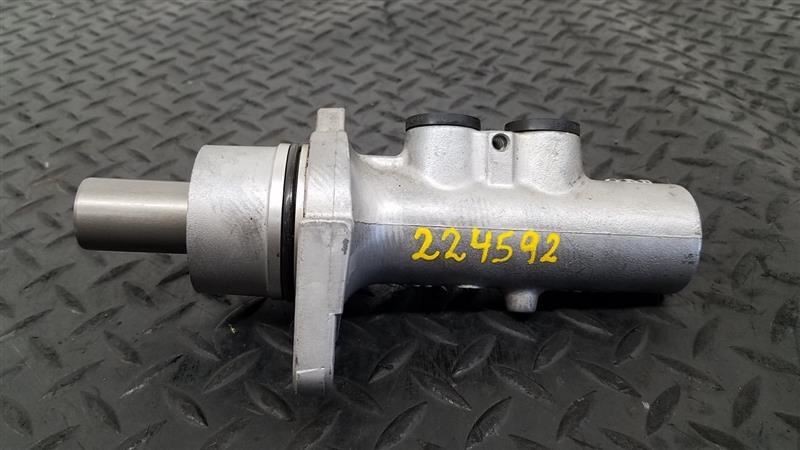 02-05 Dodge Ram 1500 Brake Master Cylinder OEM 05102032AA