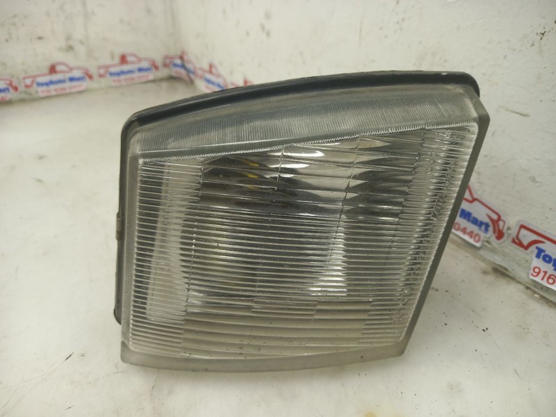 90 91 92 LEXUS LS400 PASSENGER RIGHT FOG LIGHT