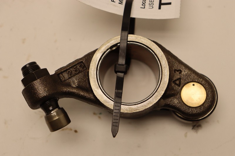 2008-2017 FREIGHTLINER CASCADIA DETROIT DIESEL DD15 ROCKER ARM A4710003 OEM