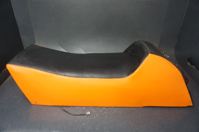 1992-1993 Yamaha OEM Seat Saddle Ass'y Orange/Black w/ Tail Light