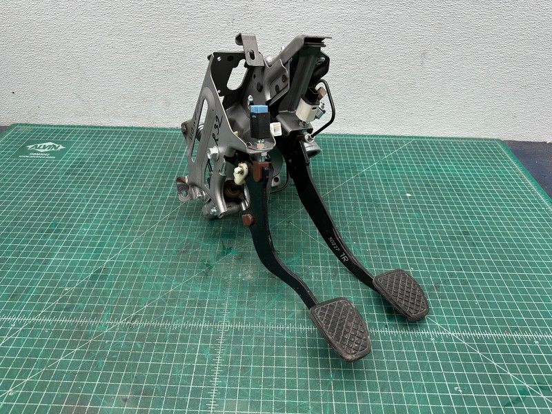 22-23 Subaru WRX MANUAL TRANSMISSION BRAKE & CLUTCH PEDAL W/ BRACKET OEM