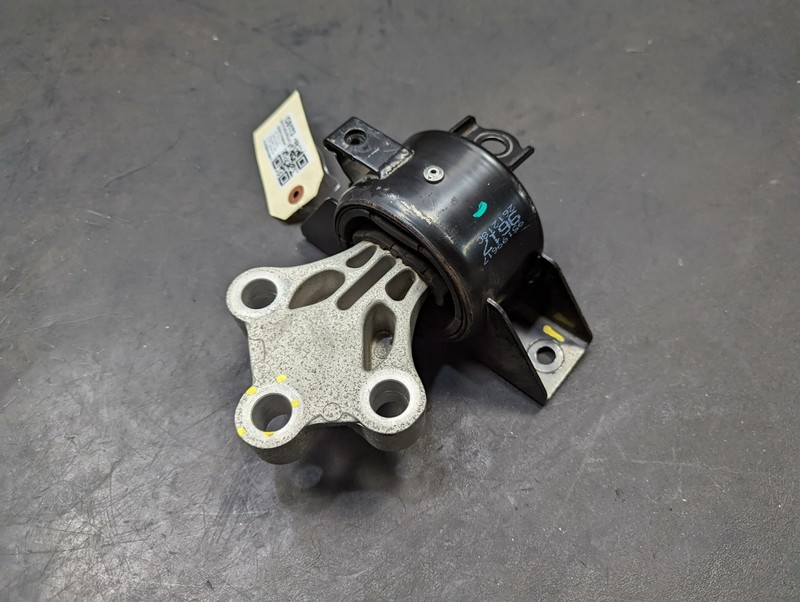 Transmission Mount Bracket 2019 Chevrolet Sonic 95199617 2012 2013 2014-2020