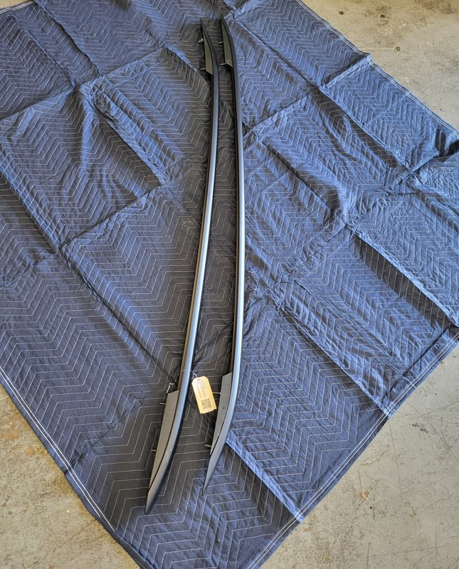 Used Oem Volkswagen Right & Left Luggage Roof Rail for 2022-2025 Taos