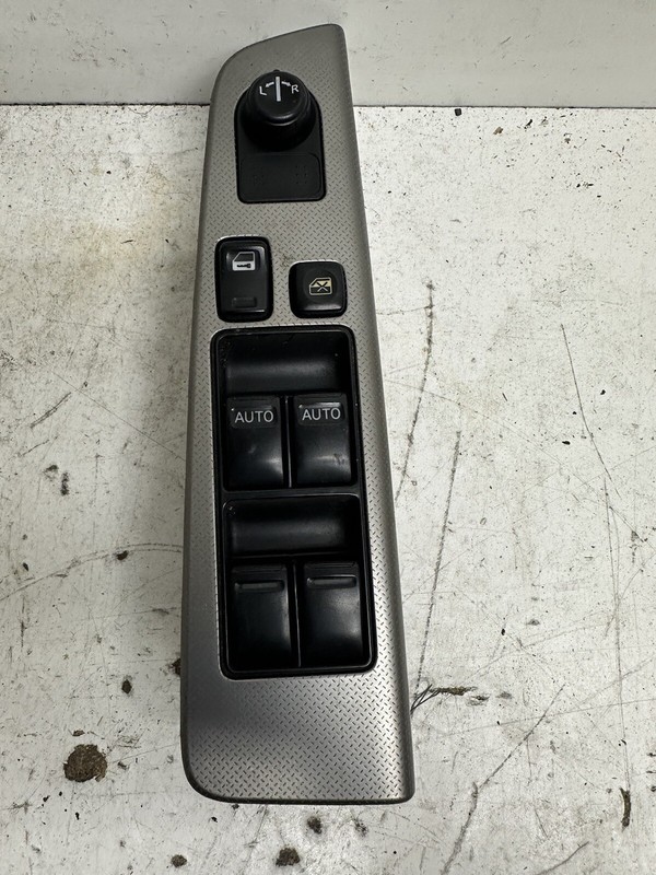 2005-2006 Nissan Altima w Driver & Passenger Auto Up Down Master Power Switch