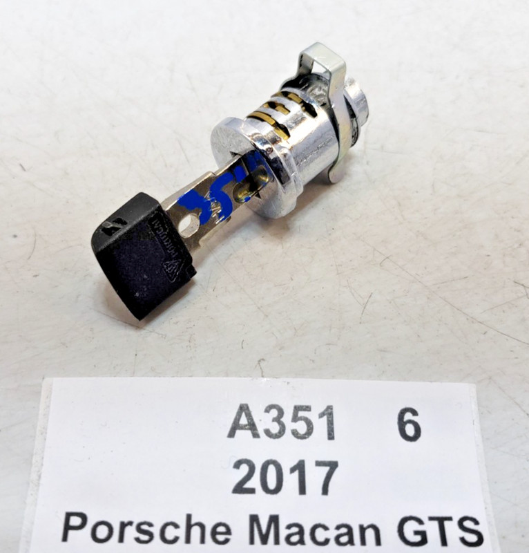 ✅ 15-18 OEM Porsche Macan GTS 95B Glove Box Lock Cylinder W/ Key 34k