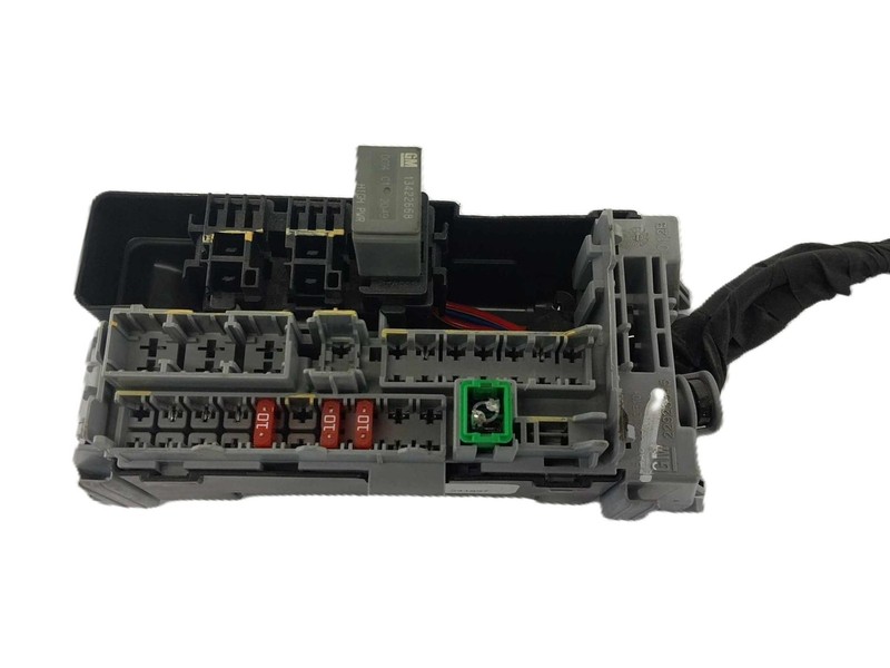 2020 GMC Terrain SLE Fuse Relay Junction Box Behind Driver Rear Qtr Panel OEM
