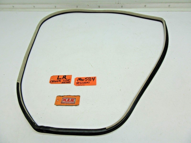 LEFT REAR DOOR SEAL RUBBER WEATHER STRIP DOOR PANEL ON BODY GS300 GS400 GS430 LR