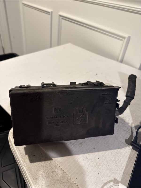 2003 Ford Ranger Used OEM Fuse Box