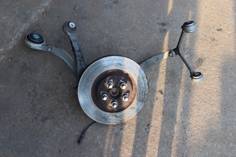 2010-2019 JAGUAR XJ RWD FRONT RIGHT SPINDLE KNUCKLE HUB W/ CONTROL ARMS OEM