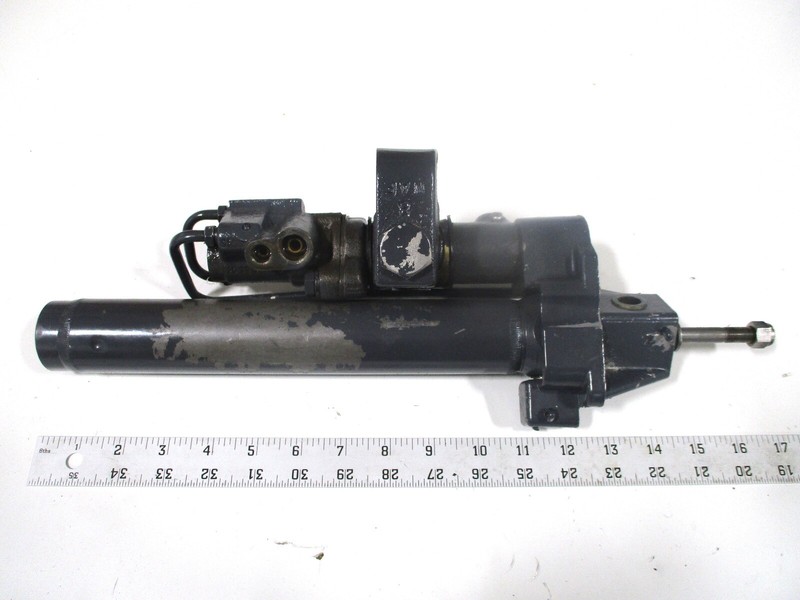 OMC Cobra 4.3 5.0 5.7 Power Steering Cylinder Actuator 0983914 NLA