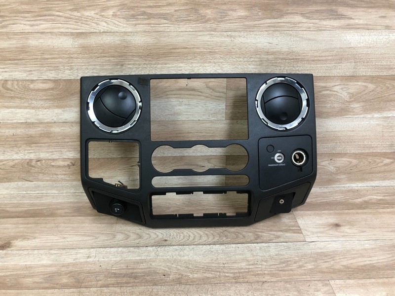 FORD F250 F350 F-250 F-350 OEM FRONT AC CLIMATE CONTROL SWITCH RADIO BEZEL 08-10