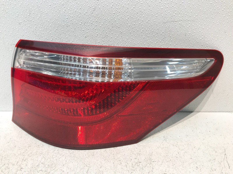 07-09 Lexus LS460 Rear Right Passenger Side Outer Tail Light Lamp OEM