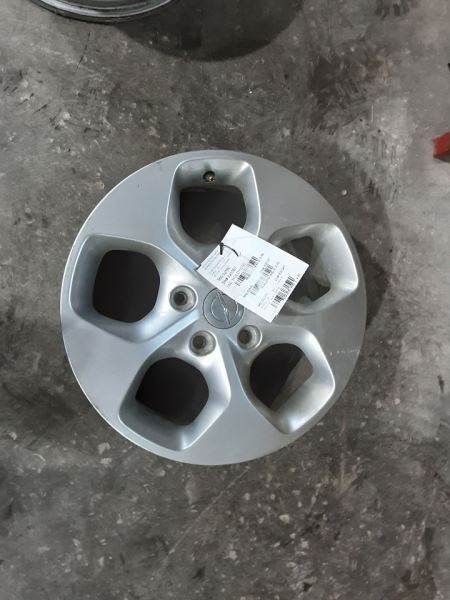 2017-2019 Chrysler Pacifica Road Wheel Rim Aluminum 17x7 5 Spoke Bladed Design