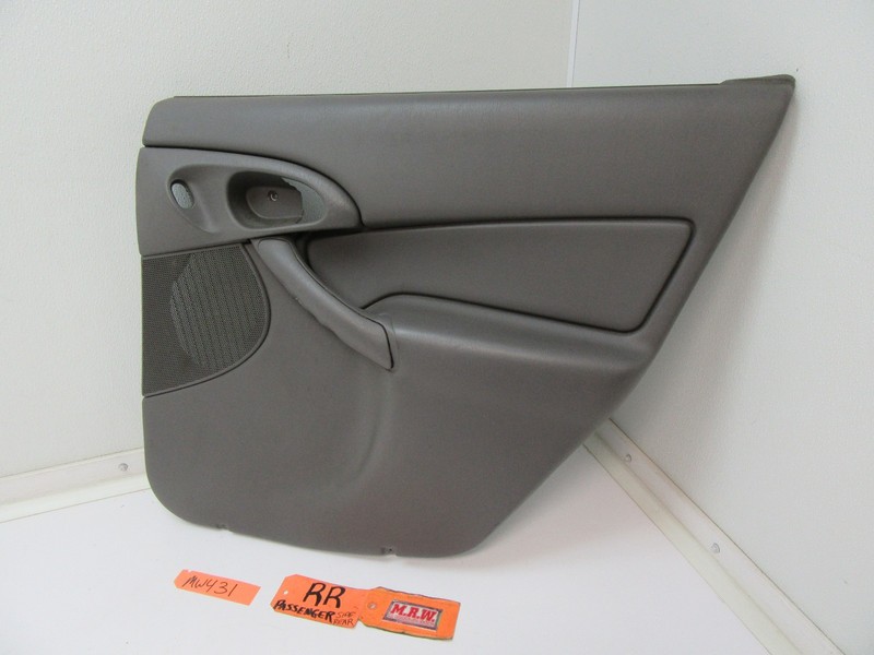 DOOR PANEL RIGHT REAR BACK COVER ARM REST PULL HANDLE CAR FORD FOCUS SEDAN 01-07