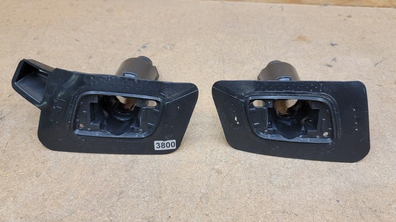2018 2019 2020 VOLVO XC60 Front Bumper Washer Cover Brackets Left & Right OEM