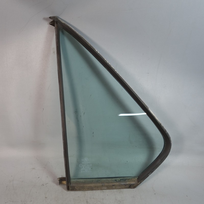 Damaged 76-88 BMW E12 E28 5-Series Left Rear Quarter Window Glass w/ Gasket OEM