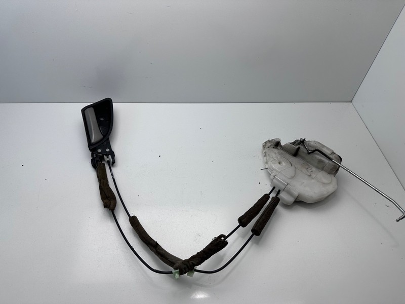 08-12 Honda Accord LX-P Front Right Side Interior Door Handle w/ Lock