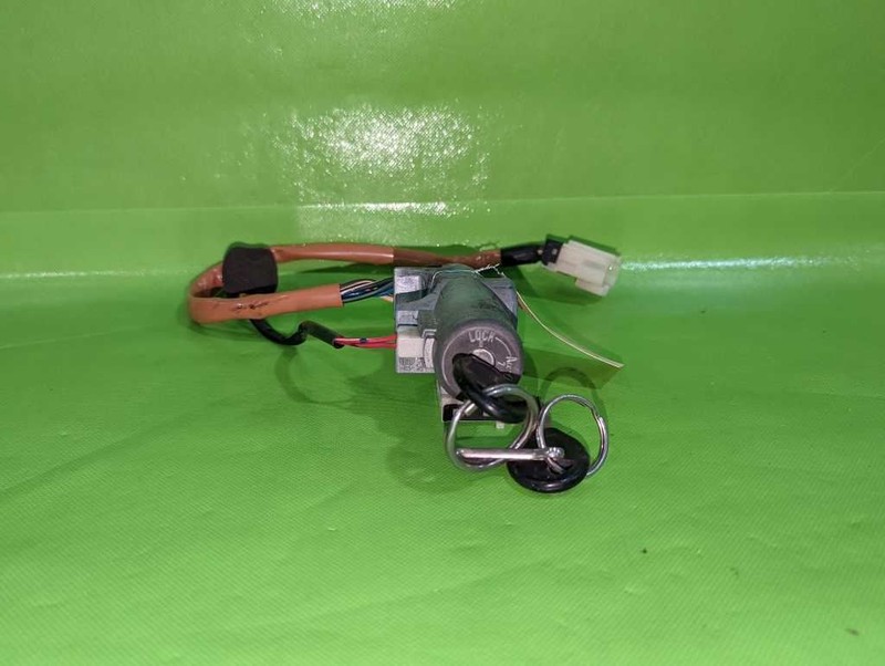 93 94 95 PATHFINDER IGNITION SWITCH CYLINDER HOUSING W/KEY OEM 4530-4