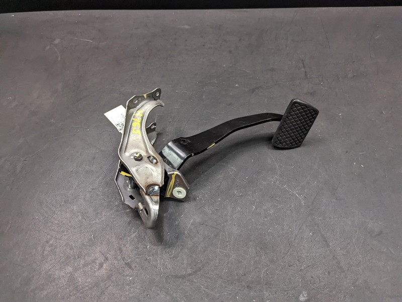 Brake Pedal 2018 Honda CR-V 46600-TLA-A51 2017 2019 2020