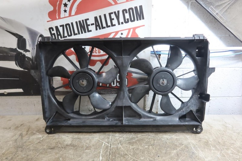 2010-2014 Cadillac Escalade OEM Radiator Cooling Fan Shroud Blade Motor 20923004
