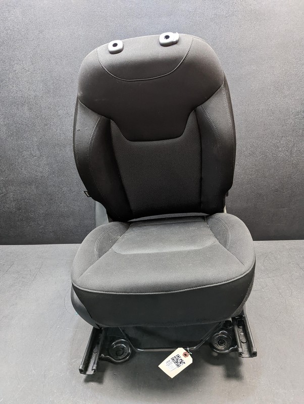 Front Right Passenger Side Seat Cloth 2019 Jeep Renegade 2015 2016 2017 - 2023