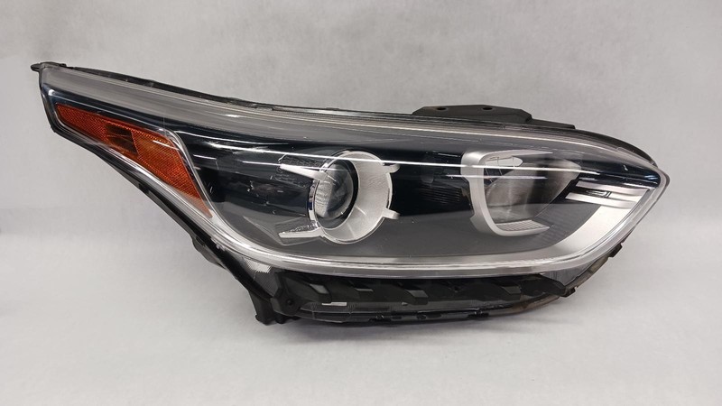 19-'21 KIA FORTE Right passenger headlight halogen OEM Grade B