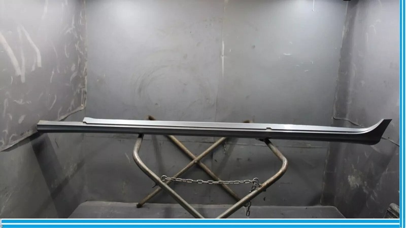 07-14 Mercedes W216 CL550 CL600 Left Driver Side Skirt Rocker Panel Silver OEM