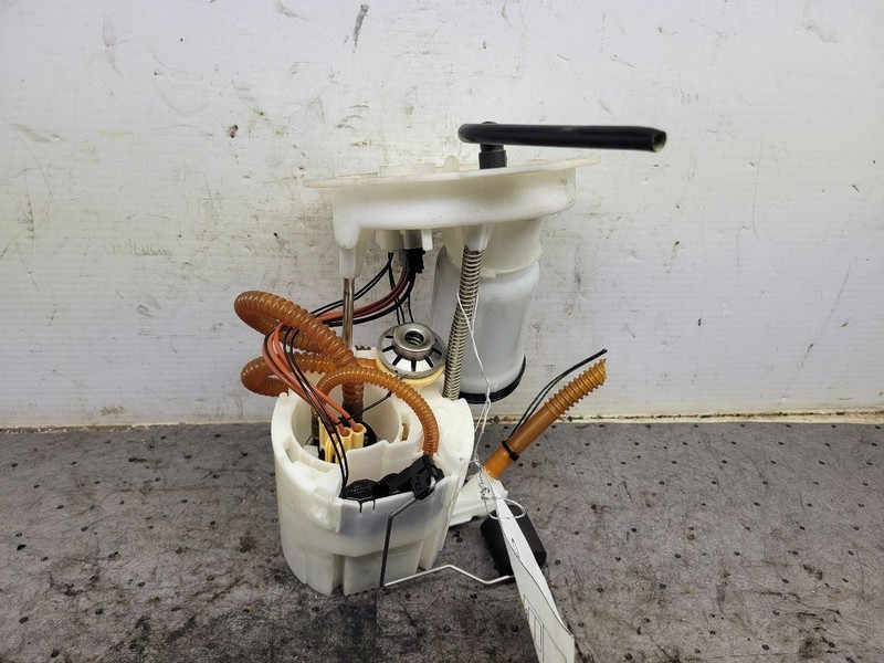 Fuel Pump Assembly Tank Mounted Main Fuel Pump Fits 15-20 BMW M4 1786608