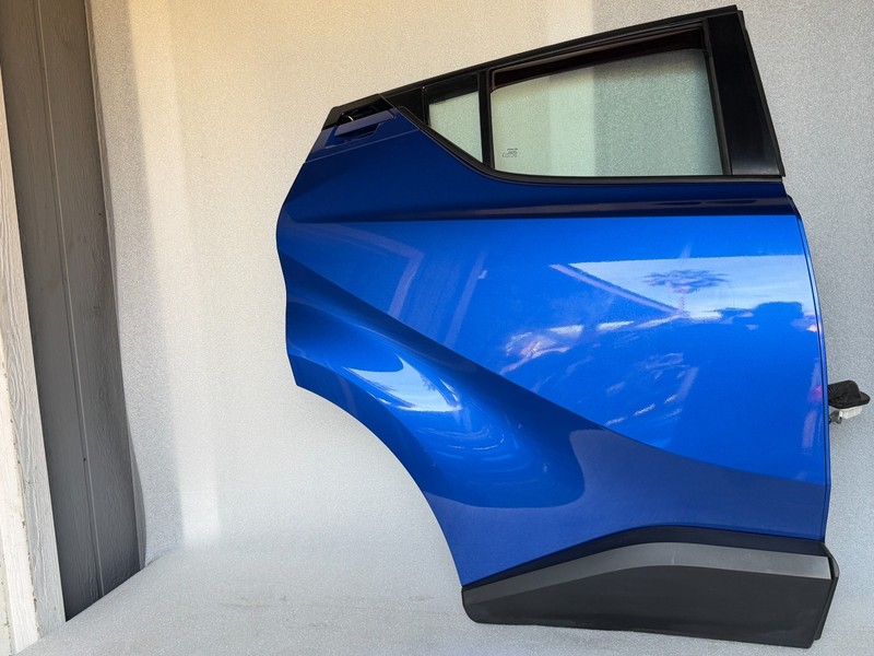 18 19 20 21 22 TOYOTA CHR RIGHT REAR DOOR COMPLETE BLUE 8X2
