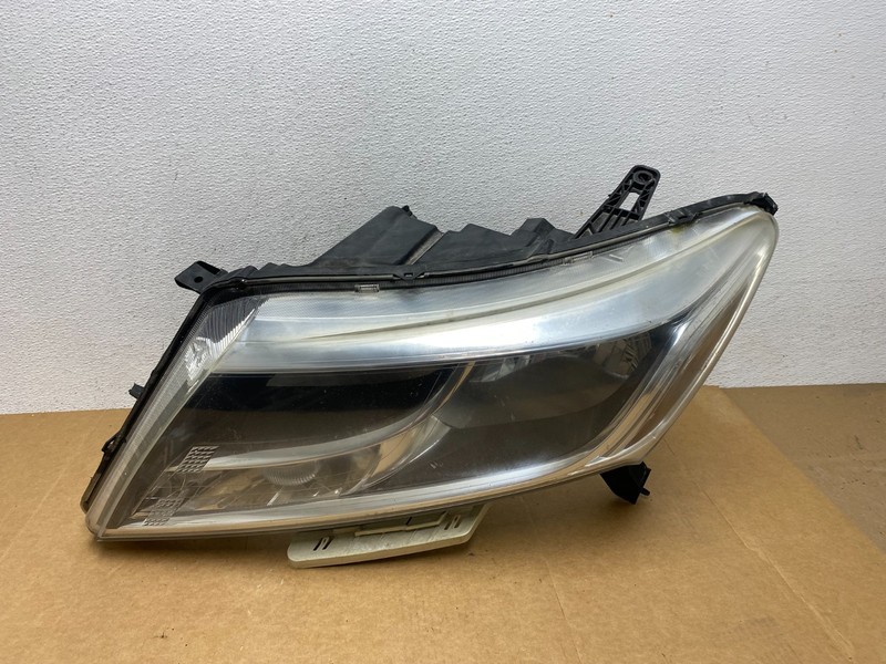 2013 to 2016 Nissan Pathfinder Left Driver LH Side Headlight Halogen OEM AE2910