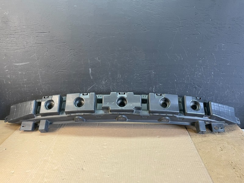 2007 to 2010 Ford Edge Front Bumper Grille Lower Reinforcement Bracketac2023DG