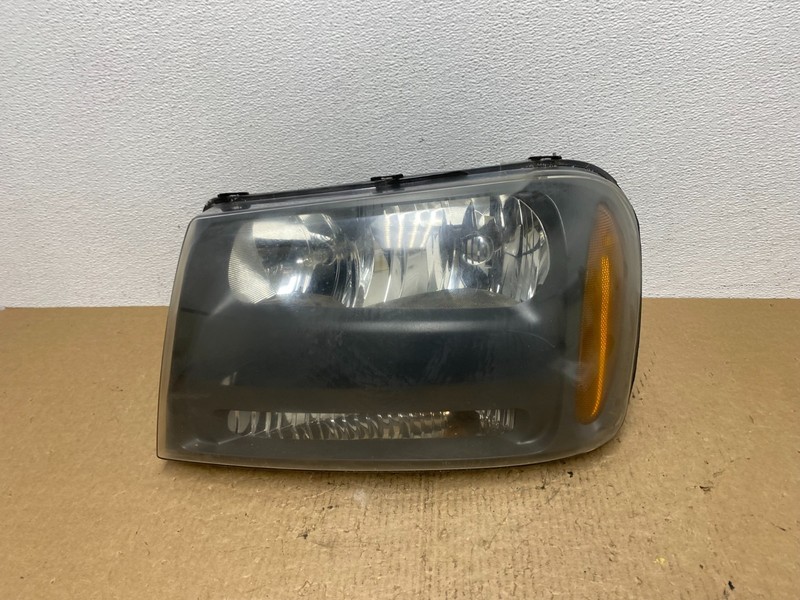 2006 2009 Chevrolet Trailblazer Left LH Headlight Flush Half Grille Bar AC1608