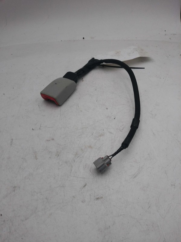 Used Front Right Seat Belt Front fits: 2013 Toyota Sienna bucket passenger buckl