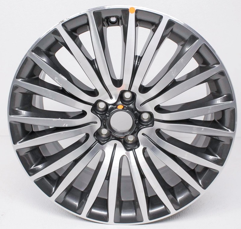 OEM Kia Cadenza 19 inch Wheel 52910-3R760 Deep Marks