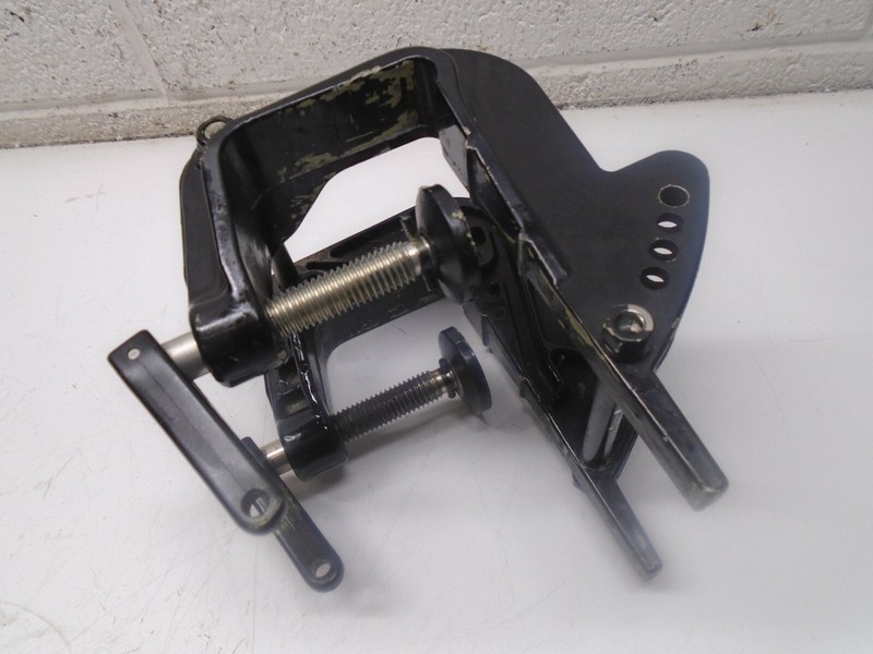 E4MERCURY 4 40 CLAMP MOUNTING Bracket 1479-5556 1479-5554