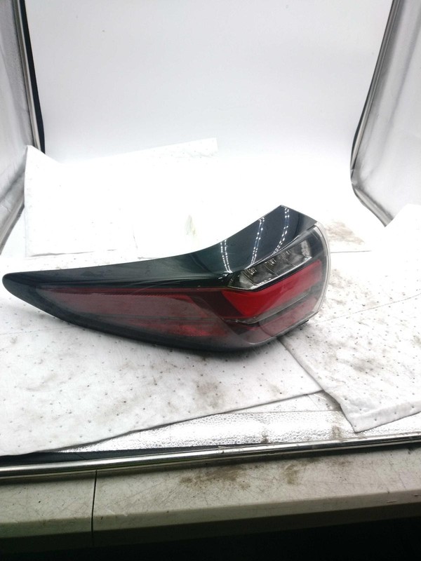 2019 Nissan Murano Left Tail Light Assembly White OEM 676844 87K Miles