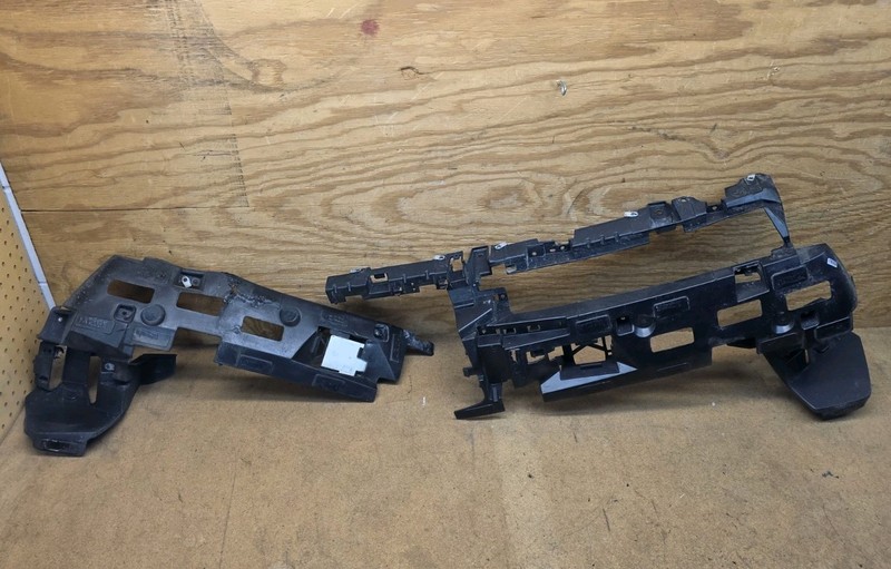 2015-2020 Cadillac Escalade ESV Rear Lower Bumper Blind Spot Brackets OEM