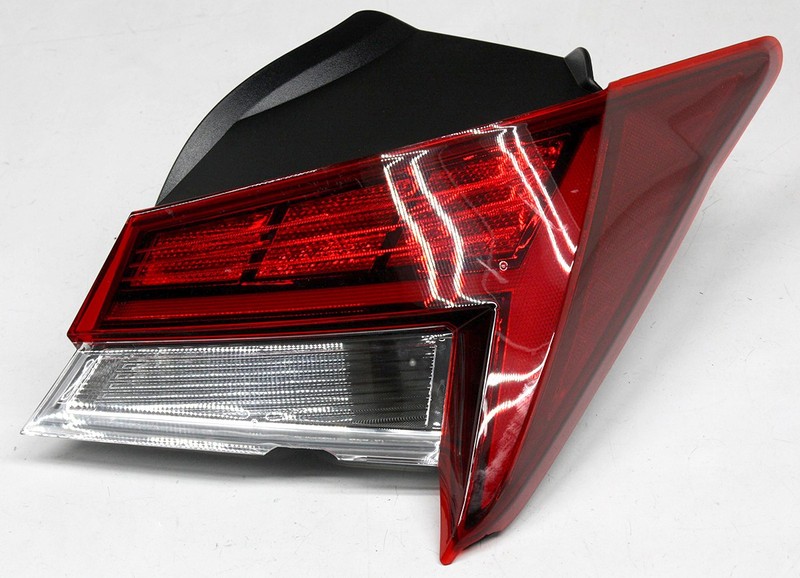 OEM Right Passenger Side LED Tail Lamp For Hyundai Elantra (US) 92402-AB100