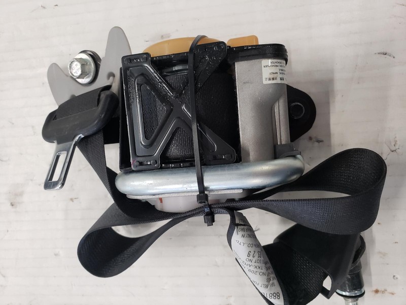 10 HYUNDAI TUCSON Front Seat Belt driver retractor black OEM