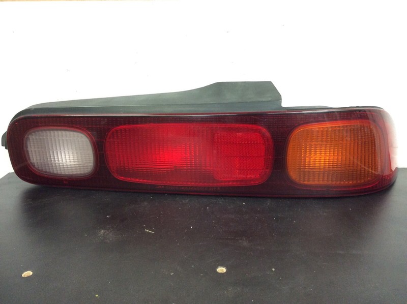 94-95 Acura Integra 3D Right Rear Tail Light Signal Turn Brake Lamp Lens OEM